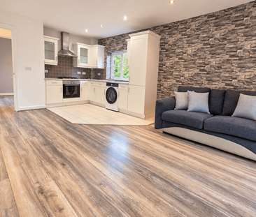 2 bedroom flat to rent - Photo 2