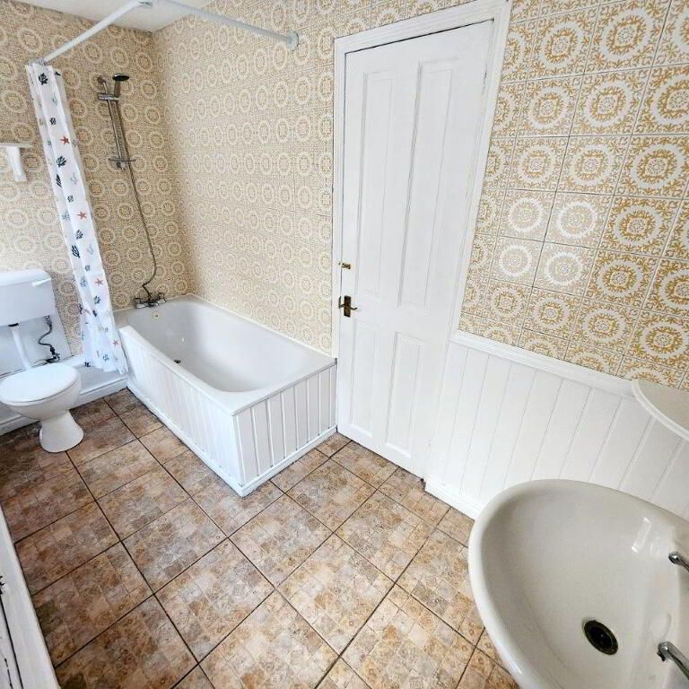 25 Cedar Avenue, Antrim Road, North Belfast, BT15 5AS - Photo 1