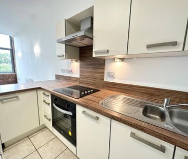 3 bedroom flat to rent - Photo 4