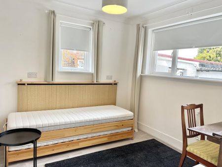 3 bedroom detached bungalow to rent - Photo 5