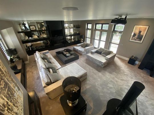 5 bedroom detached house to rent - Photo 1