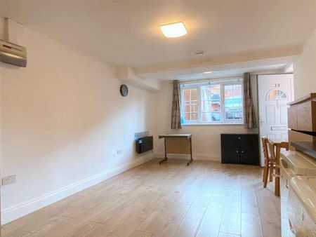 Wellington Street, Luton, LU1 - Photo 2