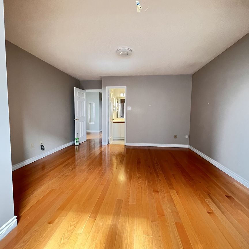 For Lease - 5317 Ferret Court, Mississauga, Ontario - Photo 1