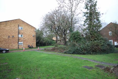 2 bedroom maisonette to rent - Photo 5