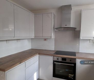 3 bedroom terraced house to rent - Photo 6