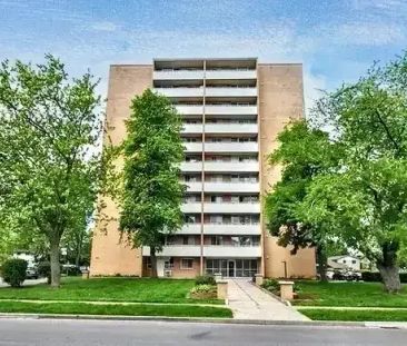 Kloster Court | 135 Confederation Drive, Kitchener - Photo 1