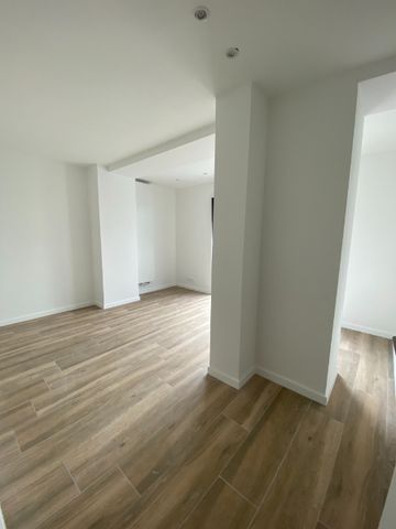 Ruim gelijkvloers appartement op wandelafstand van het centrum - Photo 3