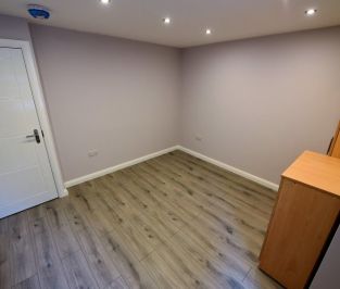 3 bedroom Flat in Flat 15, Leeds - Photo 1