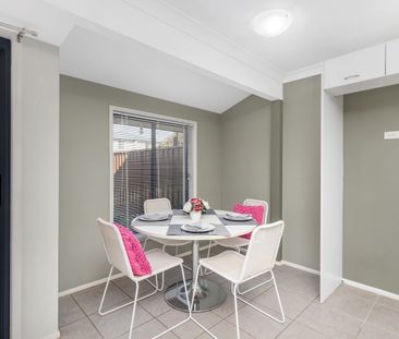 FAMILY HOME CLOSE TO ALL AMENITIES - Photo 2