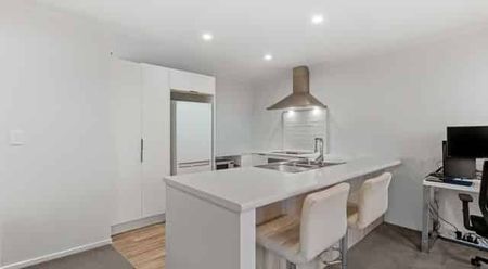 Modern & Stylish Ramarama Living - Photo 2