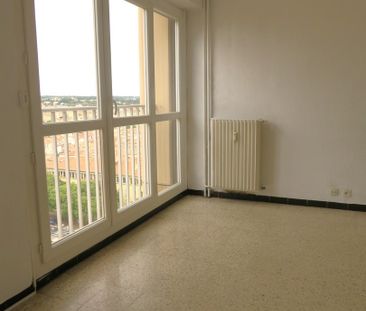 T1BIS 410€ H.C 58Bis Av Jean Jaurès Nîmes, 35m² - Photo 1