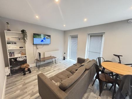 2 bedroom flat to rent - Photo 3