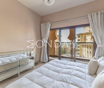 Bright 1 Bed | Fully Furnished | Golf Course View - Photo 2