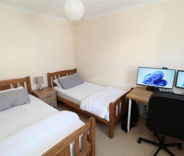 4 bedroom terraced house to rent - Photo 6