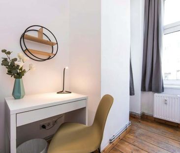 Room in Muschelkalkweg, Berlin for 80 m² with 2 bedrooms - Foto 5