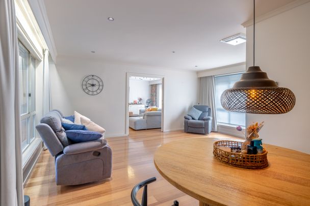 3 Fleming Court, Oakleigh South VIC 3167 - House For Rent | Domain - Photo 1