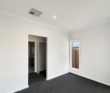 🏡 Brand New 3-Bedroom House in Eynesbury - Photo 5