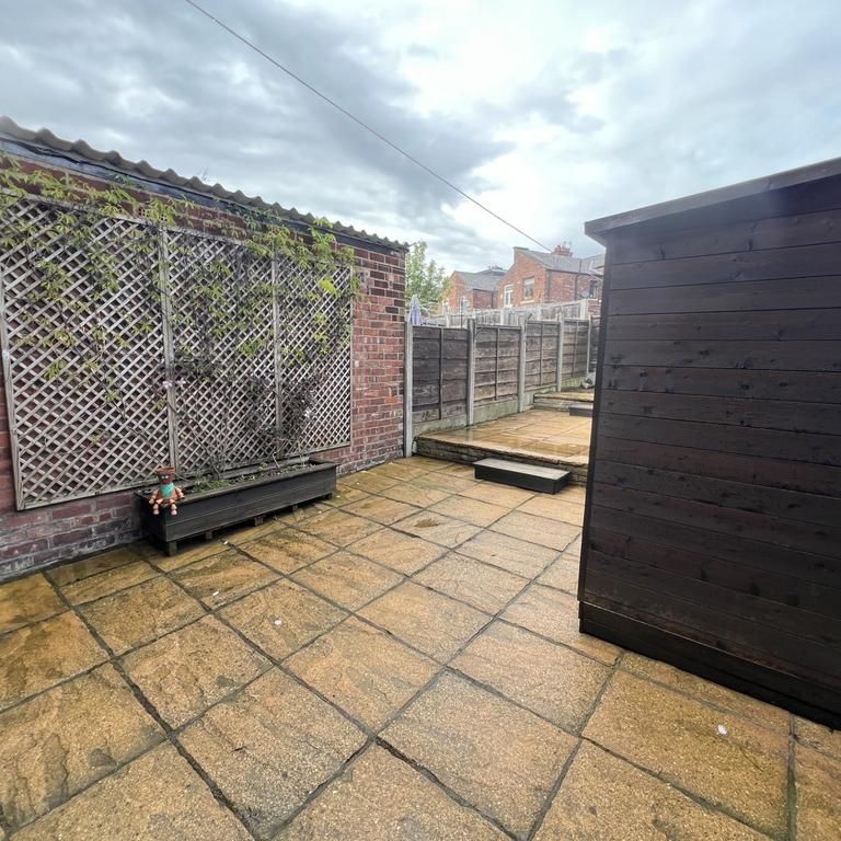 2 bedroom terraced house to rent - Photo 1