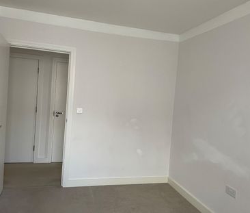 2 Bed Flat, Bedwyn Mews, RG2 - Photo 4