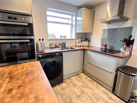 3 Bedroom House To Rent - Photo 3