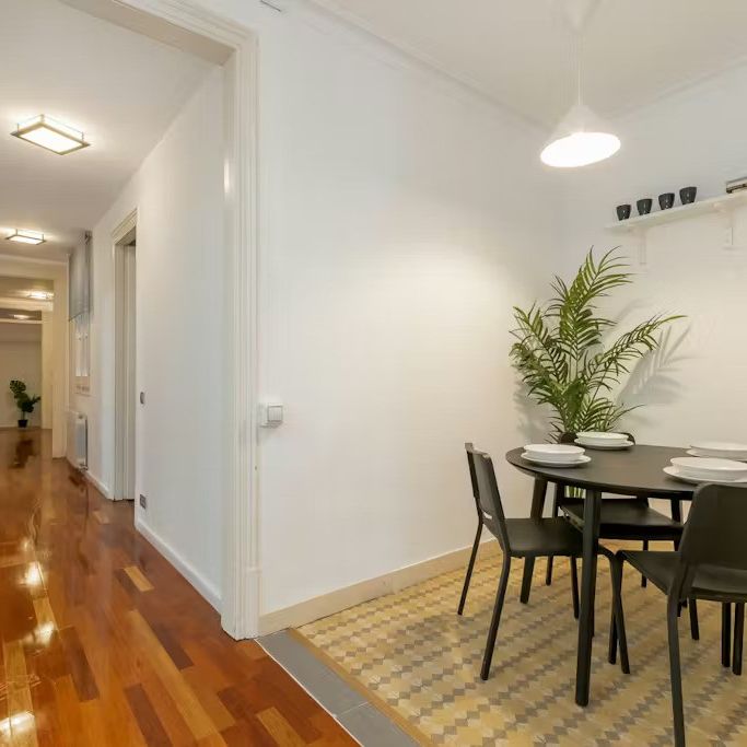 Carrer del Rosselló, Barcelona, Catalonia 08008 - Foto 1