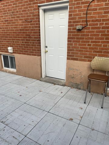 For Lease - 387 Crosby Avenue Unit# Bachlor-Basement, Richmond Hill, Ontario - Photo 3