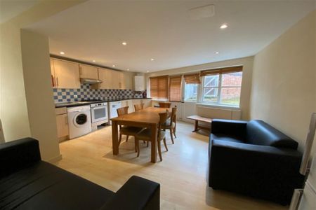 5 bedroom semi-detached house to rent - Photo 2