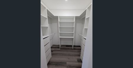 3 Modern Rooms for Lease in Brand New Residence – Ideal for Female Students | Air-Conditioned - Includes Amenities - Photo 2