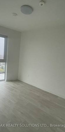 Brand New Unit @ Galleria Condos! Over 1000 Sq Ft, Parking / Locker - Photo 1