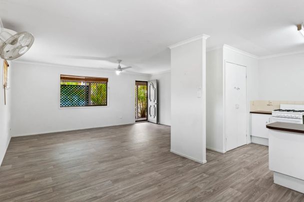 3 Bedroom house in quiet court Contact Julie Sykes 0438 050 110 - Photo 1