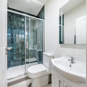 High Street, Woking - Photo 3