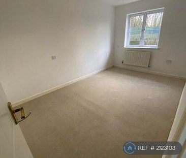 3 bedroom semi-detached house to rent - Photo 3