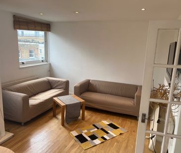 3 Bed Maisonette, Fenwick Place, SW9 - Photo 2