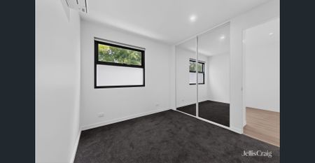 Modern Style and Convenience in Ascot Vale - Photo 5