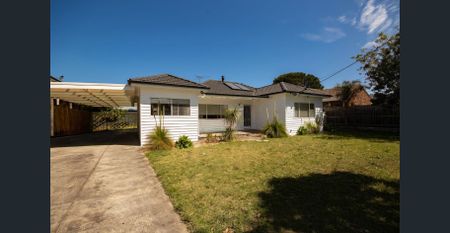 Spacious Family Living in a Prime Chelsea Location - Photo 5