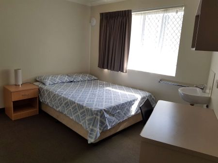 Double Room | Rent Includes Electricity, WiFi & Water | Bus Stop @ Front Door. - Photo 4