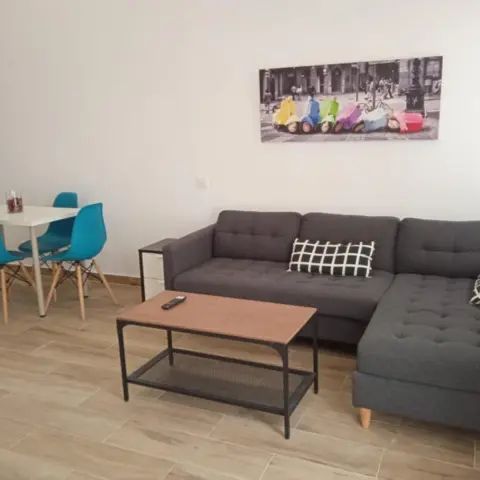 Piso en alquiler en El Raval - Photo 1