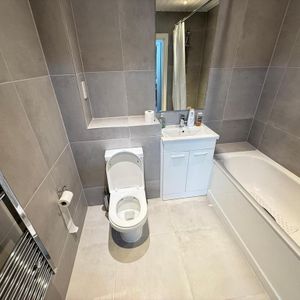 3 bedroom terraced house to rent - Photo 3