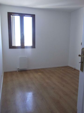 Location Appartement 3 pièces 66m² MARMANDE 47200 - Photo 4