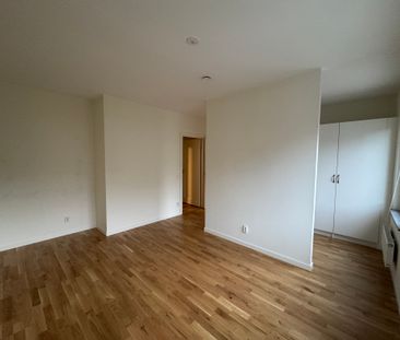 Jaktfalksgatan, Stockholm - Photo 3