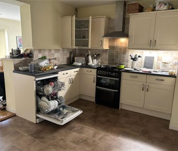 4 bedroom detached house to rent - Photo 3