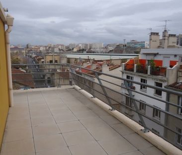 Location Studio Terrasse Marseille 3ème - Photo 2