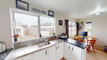 Ashhurst - 3 bedrooms - Photo 2