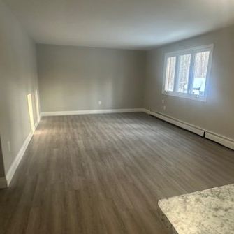 1041 Sunnidale #3 Barrie | $1400 per month | Utilities Included - Photo 1