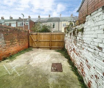 2 bedroom terraced house to rent - Photo 5