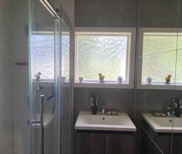 Spacious 3-Bedroom Home with Fireplace - Photo 3