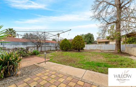 Freshly painted home in a great location! - Photo 3