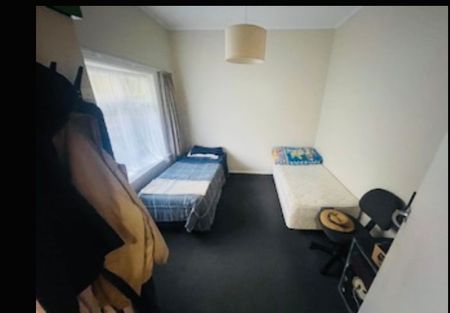 2BR Kilbirnie Flat - Photo 4