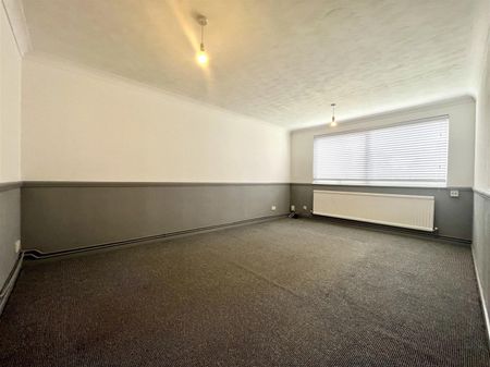 2 Bedroom Flat - Purpose Built To Let - Photo 5