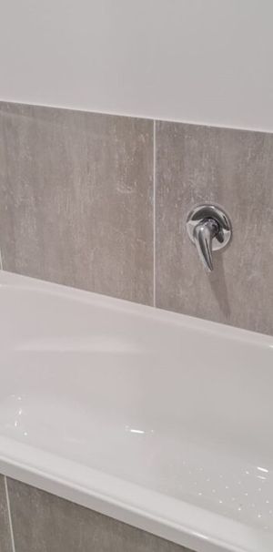 NEAR NEW 3 BEDROOM TOWNHOUSE, AVAILABLE NOW INSPECTIONS BY APPOINTMENT - Photo 1